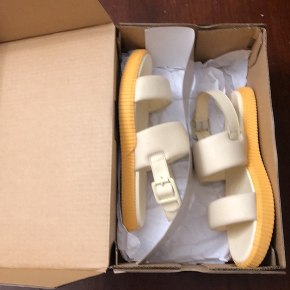 Sorel Ona Streetworks Go To Flat Sandal - Picture 10 of 10